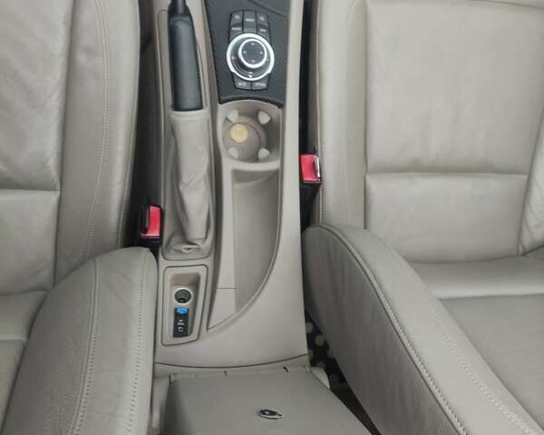 Синий БМВ 1 Серия, объемом двигателя 2 л и пробегом 183 тыс. км за 10000 $, фото 5 на Automoto.ua