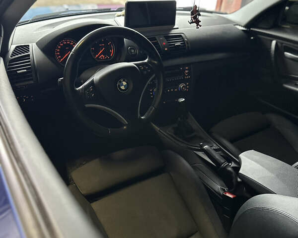 Синий БМВ 1 Серия, объемом двигателя 2 л и пробегом 250 тыс. км за 10500 $, фото 18 на Automoto.ua