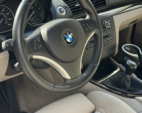 Синій БМВ 1 Серія, об'ємом двигуна 3 л та пробігом 143 тис. км за 13500 $, фото 19 на Automoto.ua