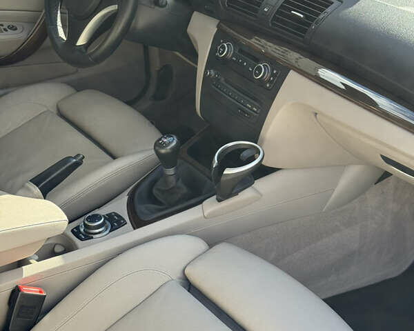 Синій БМВ 1 Серія, об'ємом двигуна 3 л та пробігом 143 тис. км за 13500 $, фото 20 на Automoto.ua