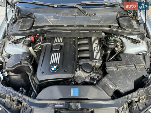 Синій БМВ 1 Серія, об'ємом двигуна 3 л та пробігом 143 тис. км за 13500 $, фото 28 на Automoto.ua