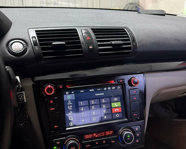 Синій БМВ 1 Серія, об'ємом двигуна 3 л та пробігом 65 тис. км за 9500 $, фото 23 на Automoto.ua