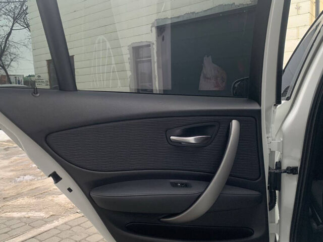 Белый БМВ 116, объемом двигателя 2 л и пробегом 221 тыс. км за 7600 $, фото 15 на Automoto.ua