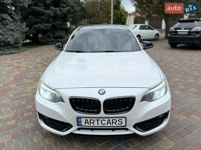 Білий БМВ 2 Серія, об'ємом двигуна 2 л та пробігом 200 тис. км за 11900 $, фото 2 на Automoto.ua