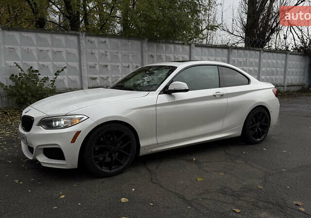 Белый БМВ 2 Серия, объемом двигателя 2 л и пробегом 133 тыс. км за 17500 $, фото 2 на Automoto.ua