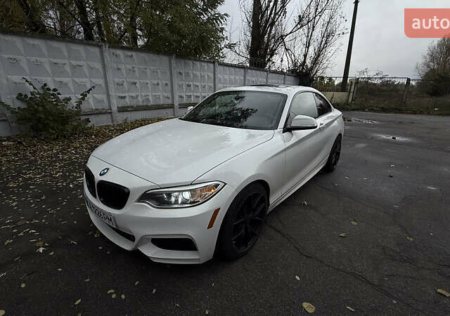 Белый БМВ 2 Серия, объемом двигателя 2 л и пробегом 133 тыс. км за 17500 $, фото 1 на Automoto.ua