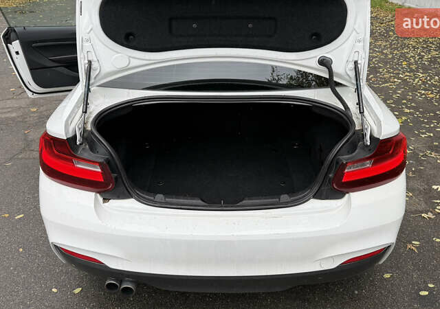 Белый БМВ 2 Серия, объемом двигателя 2 л и пробегом 133 тыс. км за 17500 $, фото 22 на Automoto.ua