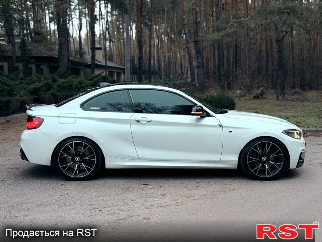 Белый БМВ 2 Серия, объемом двигателя 3 л и пробегом 200 тыс. км за 16500 $, фото 3 на Automoto.ua