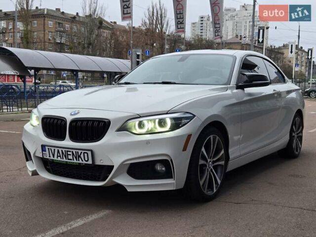 Белый БМВ 2 Серия, объемом двигателя 2 л и пробегом 194 тыс. км за 14900 $, фото 1 на Automoto.ua