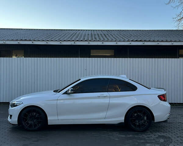 Белый БМВ 2 Серия, объемом двигателя 2 л и пробегом 125 тыс. км за 14999 $, фото 5 на Automoto.ua