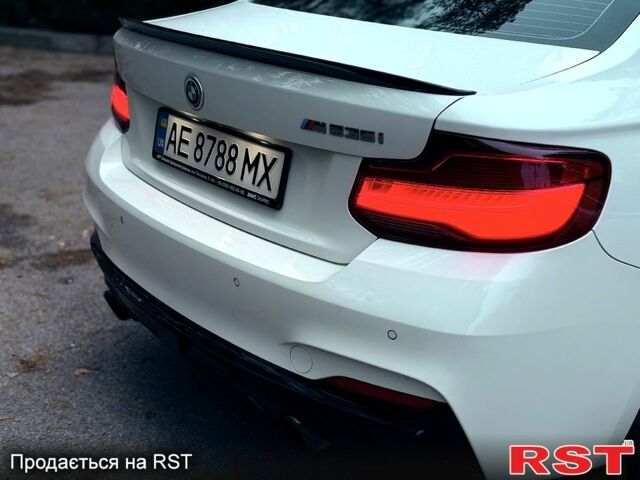 Белый БМВ 2 Серия, объемом двигателя 3 л и пробегом 200 тыс. км за 16500 $, фото 4 на Automoto.ua