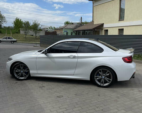 Белый БМВ 2 Серия, объемом двигателя 2.98 л и пробегом 90 тыс. км за 20150 $, фото 1 на Automoto.ua