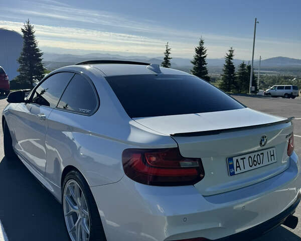 Белый БМВ 2 Серия, объемом двигателя 2.98 л и пробегом 126 тыс. км за 21000 $, фото 1 на Automoto.ua