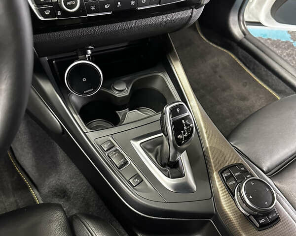 Белый БМВ 2 Серия, объемом двигателя 2.98 л и пробегом 202 тыс. км за 19000 $, фото 8 на Automoto.ua