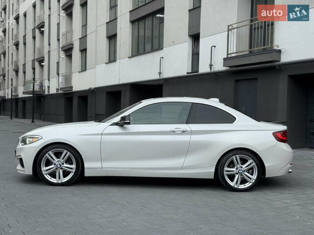 Белый БМВ 2 Серия, объемом двигателя 2 л и пробегом 117 тыс. км за 14500 $, фото 5 на Automoto.ua