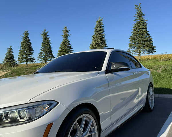 Белый БМВ 2 Серия, объемом двигателя 2.98 л и пробегом 126 тыс. км за 21000 $, фото 4 на Automoto.ua