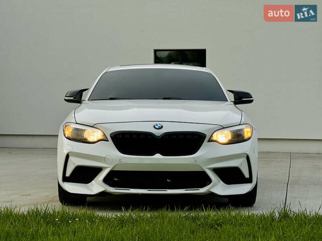 Белый БМВ 2 Серия, объемом двигателя 2 л и пробегом 111 тыс. км за 18000 $, фото 2 на Automoto.ua