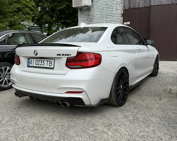 Белый БМВ 2 Серия, объемом двигателя 2.98 л и пробегом 202 тыс. км за 19000 $, фото 9 на Automoto.ua