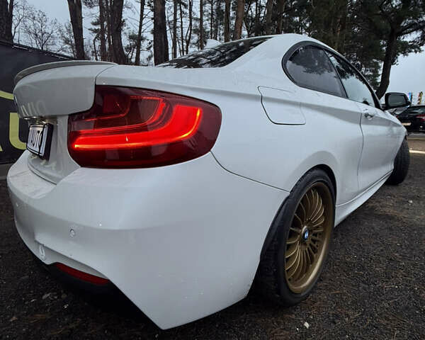 Белый БМВ 2 Серия, объемом двигателя 2 л и пробегом 178 тыс. км за 14500 $, фото 7 на Automoto.ua