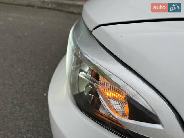 Белый БМВ 2 Серия, объемом двигателя 2 л и пробегом 104 тыс. км за 15300 $, фото 14 на Automoto.ua