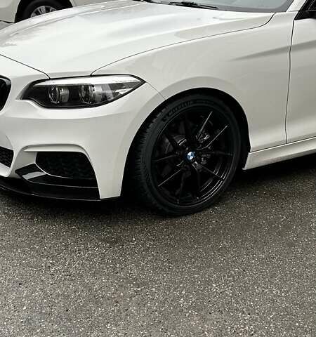 Белый БМВ 2 Серия, объемом двигателя 2 л и пробегом 21 тыс. км за 15000 $, фото 8 на Automoto.ua