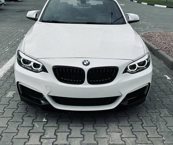 Белый БМВ 2 Серия, объемом двигателя 2 л и пробегом 21 тыс. км за 15000 $, фото 19 на Automoto.ua