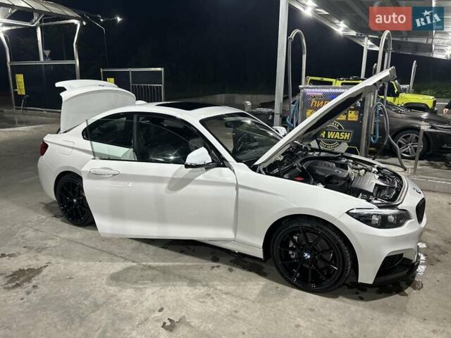 Белый БМВ 2 Серия, объемом двигателя 2 л и пробегом 21 тыс. км за 15000 $, фото 7 на Automoto.ua