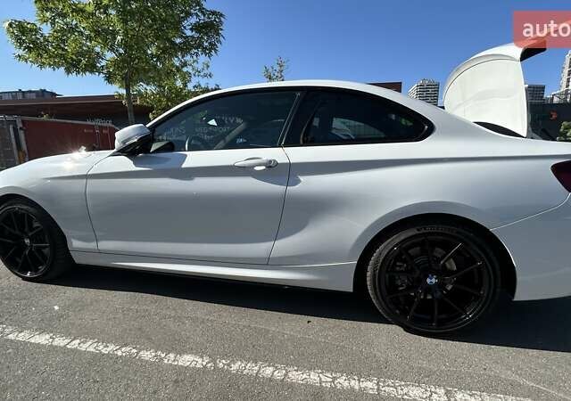Белый БМВ 2 Серия, объемом двигателя 2 л и пробегом 21 тыс. км за 15000 $, фото 3 на Automoto.ua