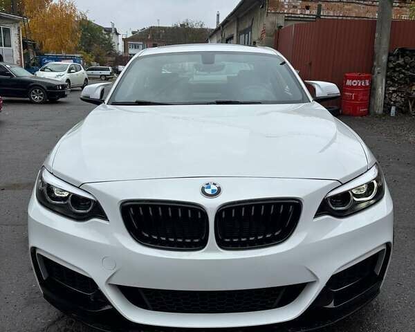 Белый БМВ 2 Серия, объемом двигателя 2 л и пробегом 21 тыс. км за 15000 $, фото 5 на Automoto.ua