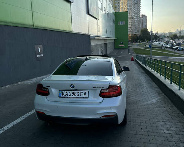 Белый БМВ 2 Серия, объемом двигателя 3 л и пробегом 76 тыс. км за 25999 $, фото 20 на Automoto.ua