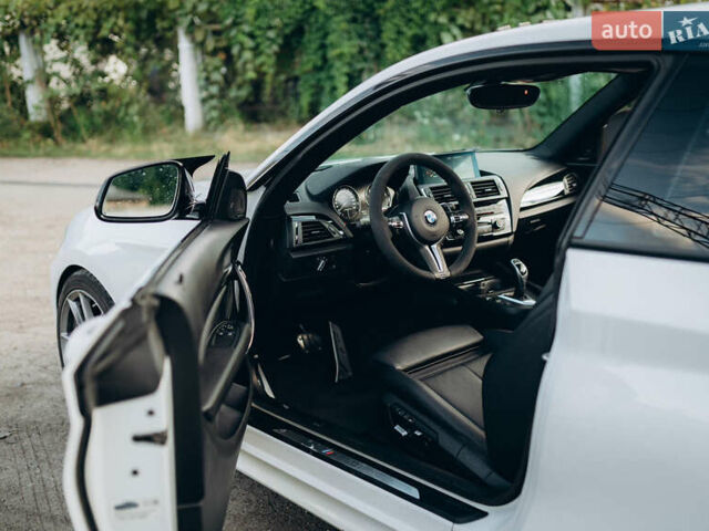 Белый БМВ 2 Серия, объемом двигателя 3 л и пробегом 160 тыс. км за 25500 $, фото 19 на Automoto.ua