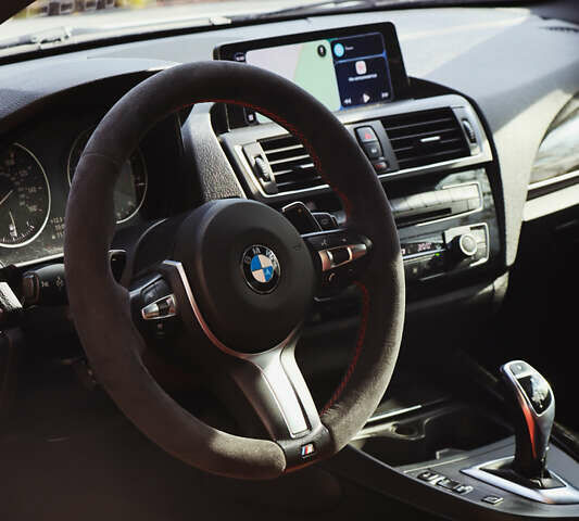 Белый БМВ 2 Серия, объемом двигателя 3 л и пробегом 103 тыс. км за 27500 $, фото 4 на Automoto.ua