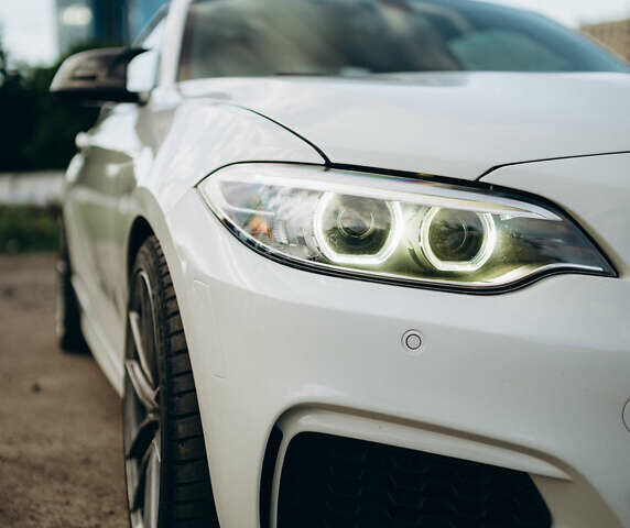 Белый БМВ 2 Серия, объемом двигателя 3 л и пробегом 160 тыс. км за 25500 $, фото 21 на Automoto.ua