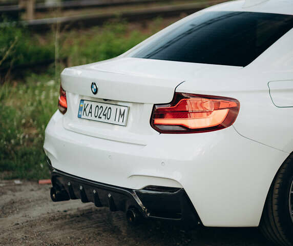 Белый БМВ 2 Серия, объемом двигателя 3 л и пробегом 160 тыс. км за 25500 $, фото 12 на Automoto.ua