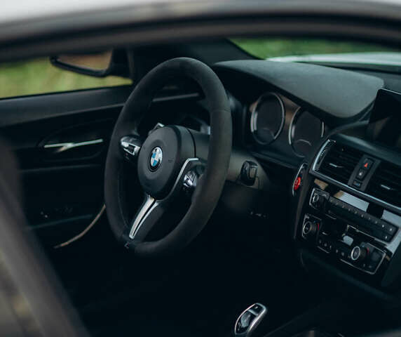 Белый БМВ 2 Серия, объемом двигателя 3 л и пробегом 160 тыс. км за 25500 $, фото 15 на Automoto.ua