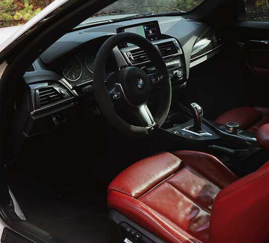 Белый БМВ 2 Серия, объемом двигателя 3 л и пробегом 103 тыс. км за 27500 $, фото 11 на Automoto.ua