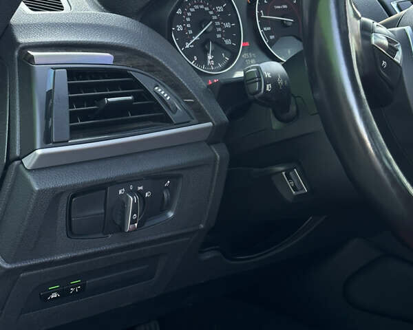 Белый БМВ 2 Серия, объемом двигателя 3 л и пробегом 76 тыс. км за 25999 $, фото 10 на Automoto.ua