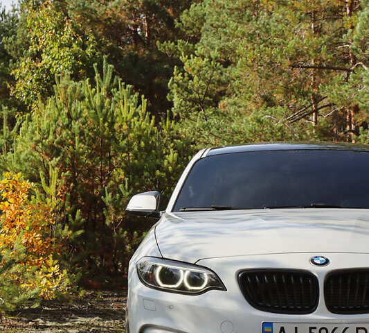 Белый БМВ 2 Серия, объемом двигателя 3 л и пробегом 103 тыс. км за 27500 $, фото 1 на Automoto.ua