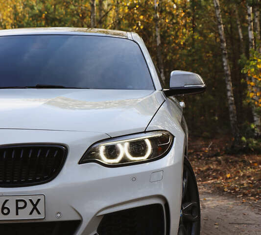 Белый БМВ 2 Серия, объемом двигателя 3 л и пробегом 103 тыс. км за 27500 $, фото 5 на Automoto.ua