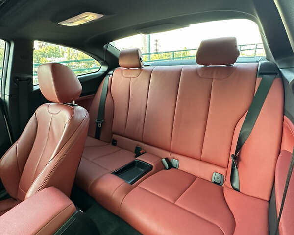 Белый БМВ 2 Серия, объемом двигателя 3 л и пробегом 76 тыс. км за 25999 $, фото 8 на Automoto.ua