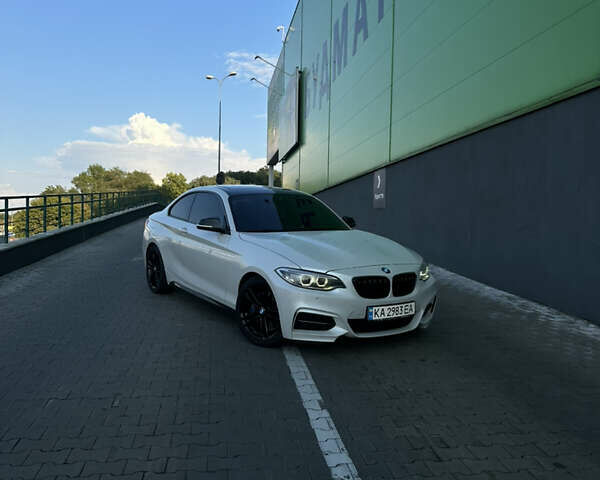 Белый БМВ 2 Серия, объемом двигателя 3 л и пробегом 76 тыс. км за 25999 $, фото 1 на Automoto.ua