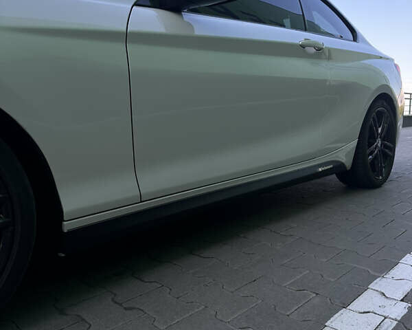 Белый БМВ 2 Серия, объемом двигателя 3 л и пробегом 76 тыс. км за 25999 $, фото 21 на Automoto.ua