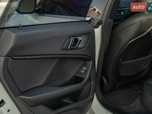 Белый БМВ 2 Серия, объемом двигателя 2 л и пробегом 41 тыс. км за 24900 $, фото 42 на Automoto.ua