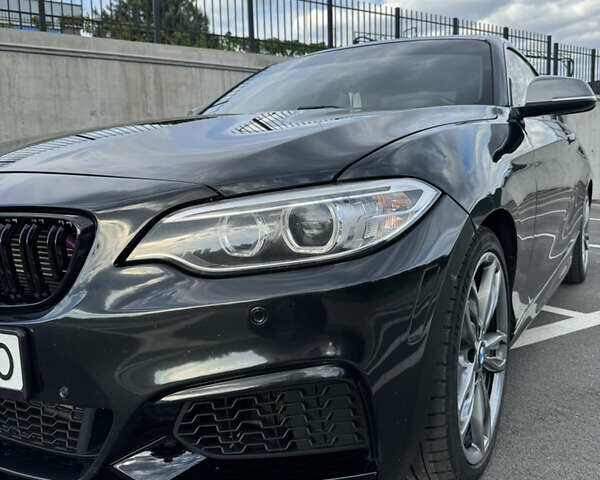 Черный БМВ 2 Серия, объемом двигателя 2.98 л и пробегом 130 тыс. км за 20000 $, фото 6 на Automoto.ua