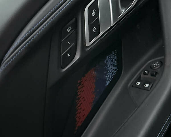 Черный БМВ 2 Серия, объемом двигателя 3 л и пробегом 33 тыс. км за 26500 $, фото 11 на Automoto.ua