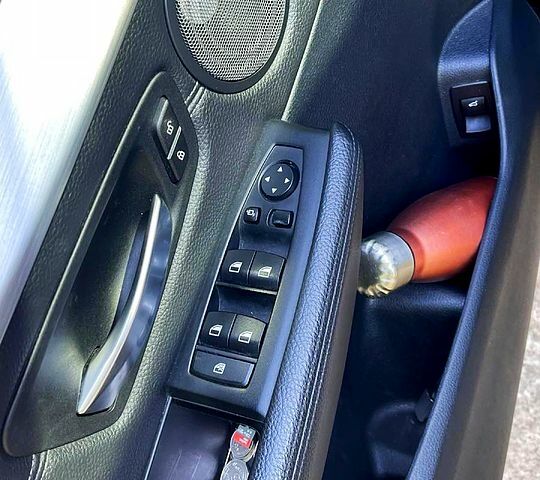 Черный БМВ 2 Серия, объемом двигателя 2 л и пробегом 218 тыс. км за 18999 $, фото 8 на Automoto.ua