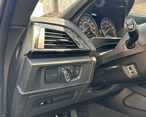 Серый БМВ 2 Серия, объемом двигателя 3 л и пробегом 122 тыс. км за 28000 $, фото 15 на Automoto.ua