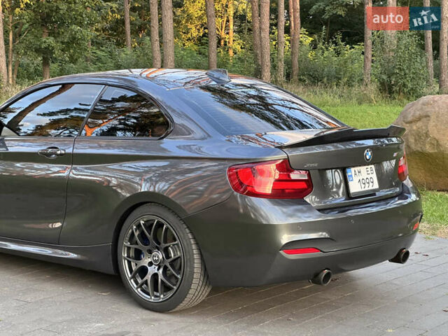 Серый БМВ 2 Серия, объемом двигателя 3 л и пробегом 122 тыс. км за 28000 $, фото 5 на Automoto.ua