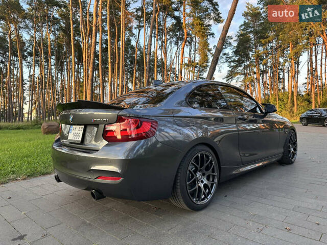 Серый БМВ 2 Серия, объемом двигателя 3 л и пробегом 122 тыс. км за 28000 $, фото 3 на Automoto.ua