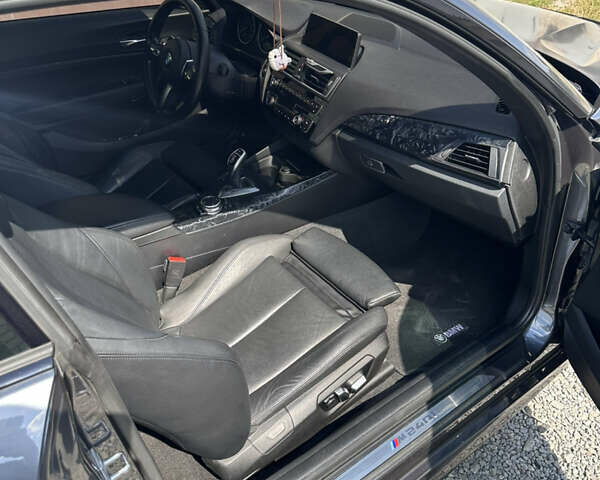 Серый БМВ 2 Серия, объемом двигателя 3 л и пробегом 122 тыс. км за 28000 $, фото 12 на Automoto.ua